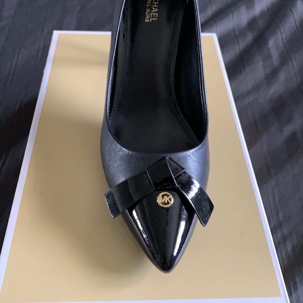 MICHAEL KORS BLACK HIGH HEEL - Picture 4 of 6